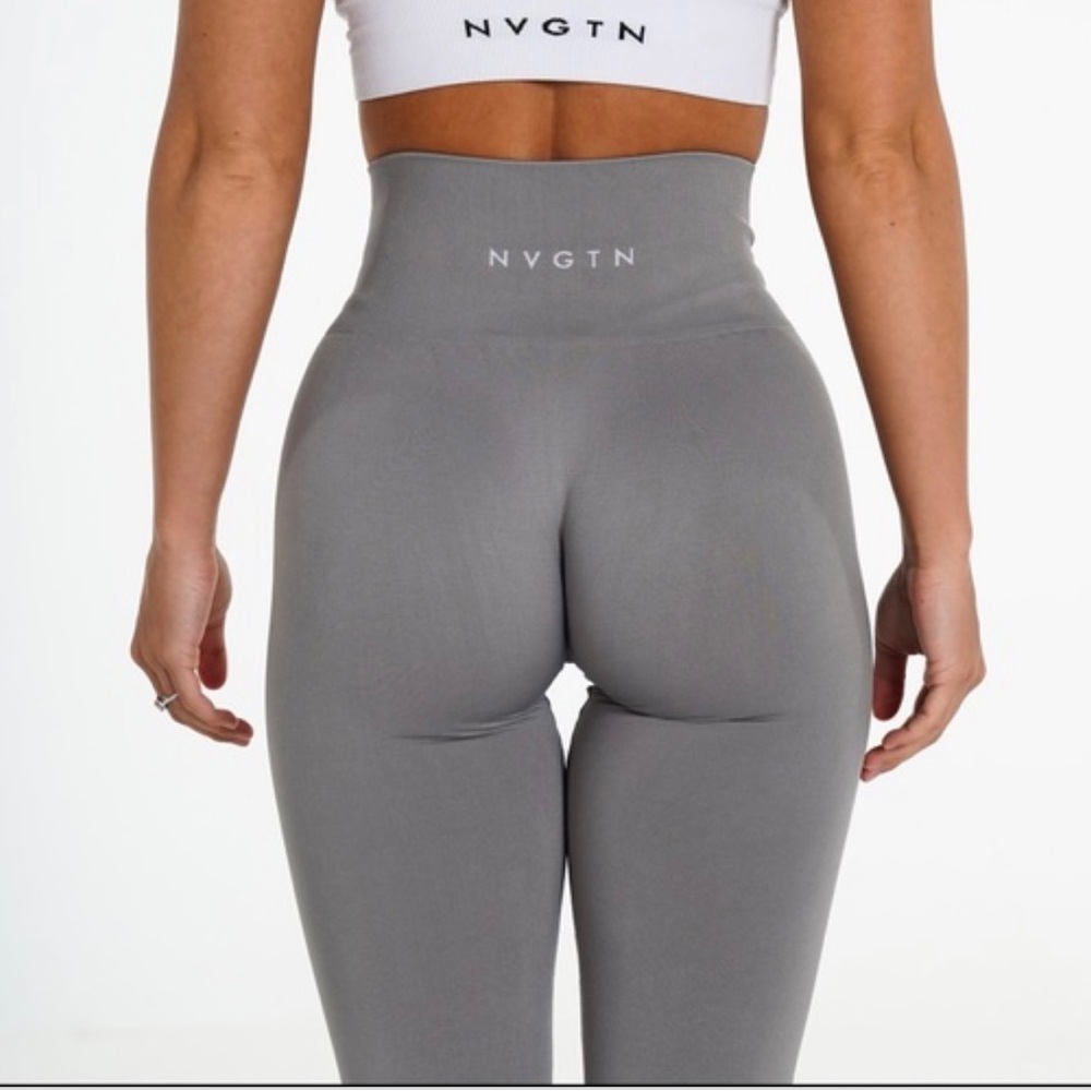 NVGTN Gray Solid Seamless Leggings in Small